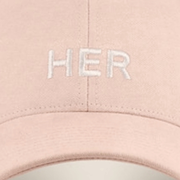 Burberry NWT HER Elixir Baseball Cap In Nude Blush One Size - Picture 3 of 4